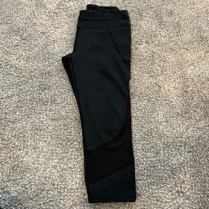 Athleta cropped workout leggings